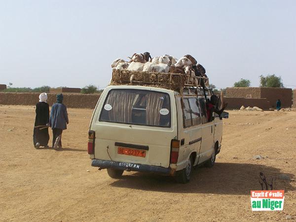 taxi brousse.jpg - Bus à étage